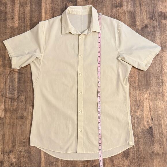 Lululemon Men’s Airing Easy Short Sleeve Shirt Heathered Lemon Chiffon Sz Small - Picture 7 of 10